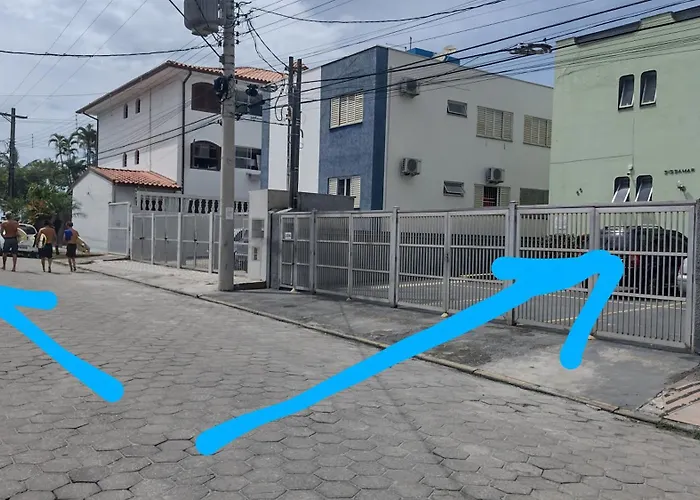 Apto térreo em , a 50 metros do mar